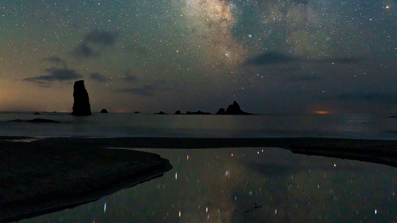 Wallpaper rocks, starry sky, stars, reflection