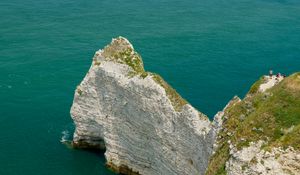 Preview wallpaper rocks, water, beach, grass, nature