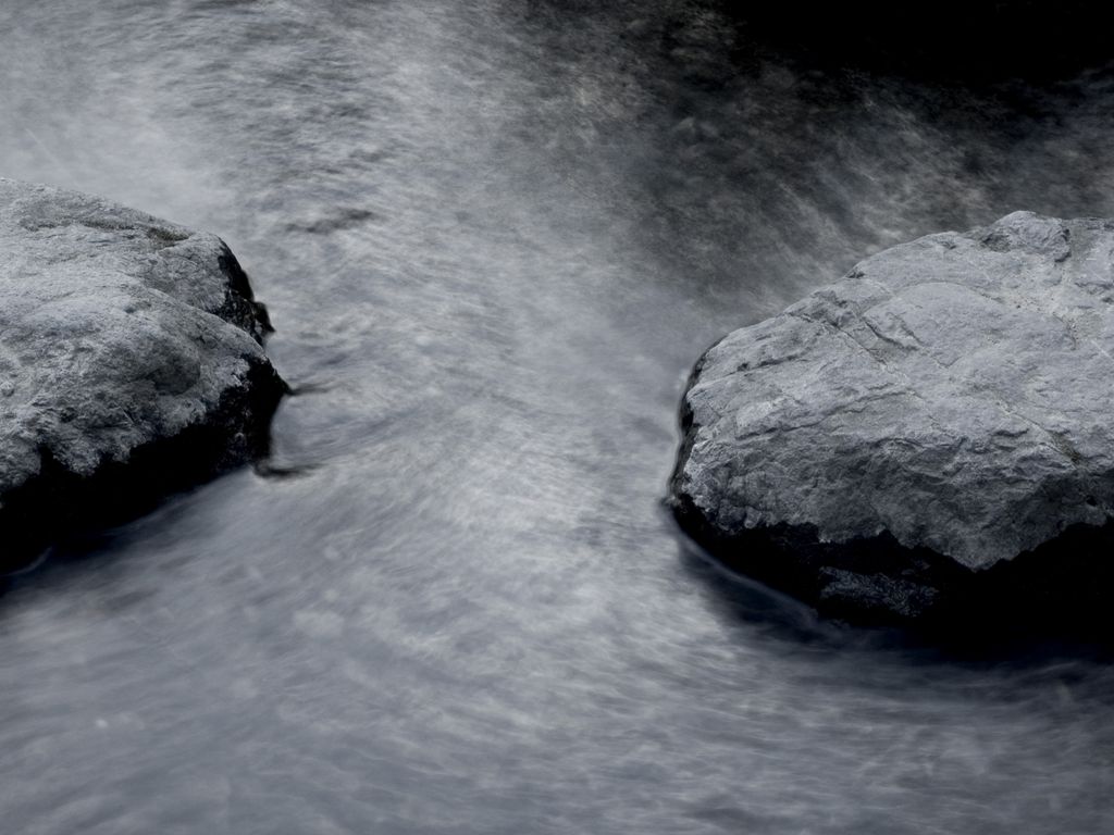 1024x768 Wallpaper rocks, water, river, gray