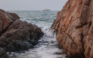 Preview wallpaper rocks, water, waves, ocean