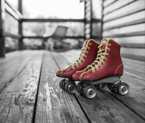 Preview wallpaper rollers, skates, retro, red