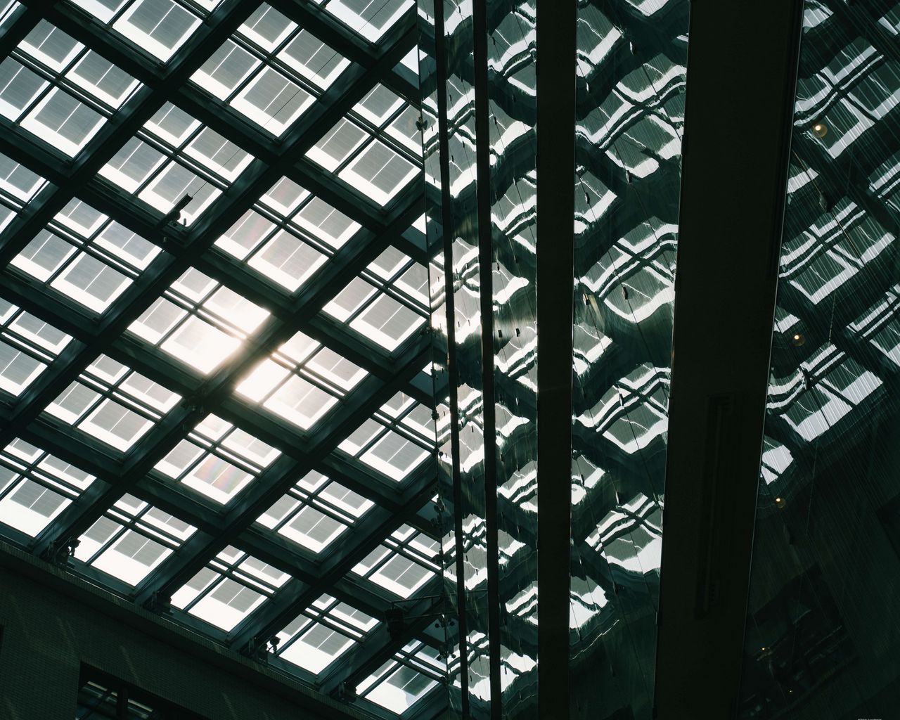 1280x1024 Wallpaper roof, light, architecture, dark