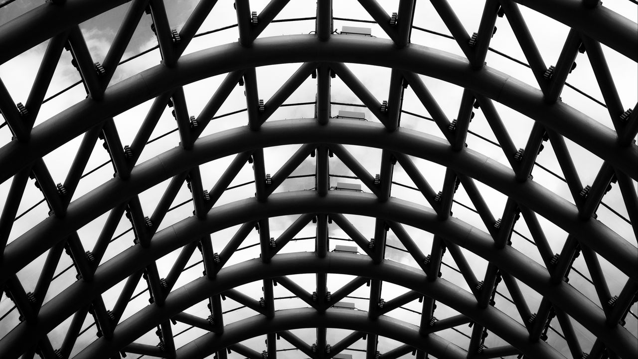 Wallpaper roof, lines, intersections, triangles, black and white