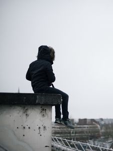 Preview wallpaper roof, man, loneliness, freedom