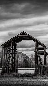 Preview wallpaper roof, wooden, building, sky, bw