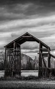 Preview wallpaper roof, wooden, building, sky, bw