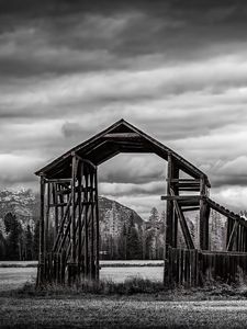 Preview wallpaper roof, wooden, building, sky, bw