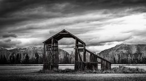 Preview wallpaper roof, wooden, building, sky, bw