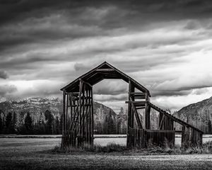 Preview wallpaper roof, wooden, building, sky, bw