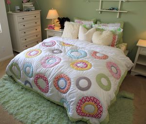 Preview wallpaper room, comfort, carpet, bedding, pillows, lamp, dresser