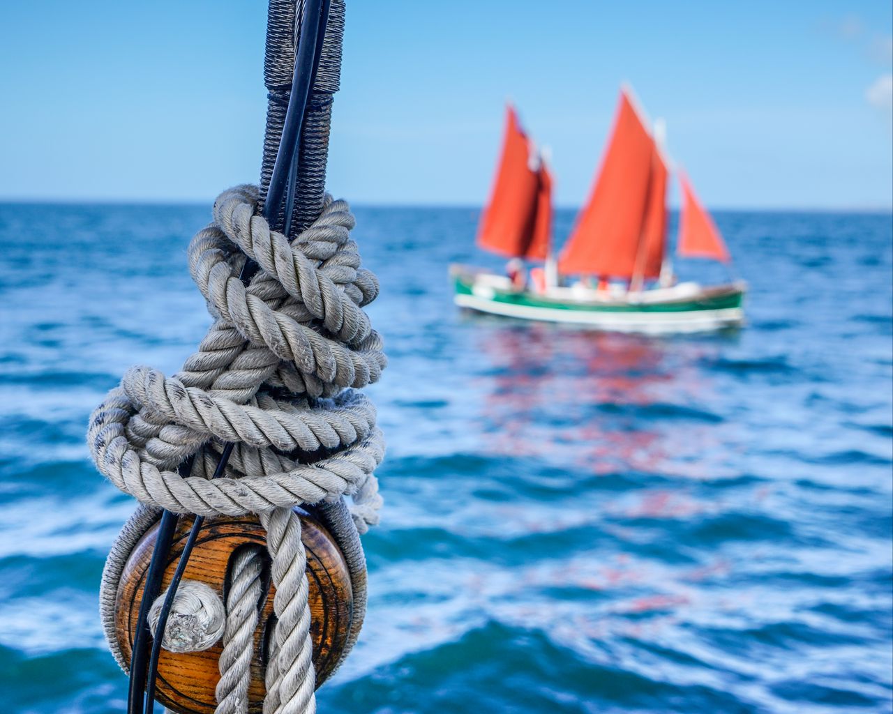 1280x1024 Wallpaper rope, twine, boat, sea