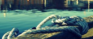 Preview wallpaper rope, water, shine