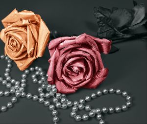 Preview wallpaper rose, beads, decoration