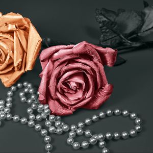 Preview wallpaper rose, beads, decoration