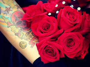 Preview wallpaper rose, flowers, bouquet, bright, hand, tattoo