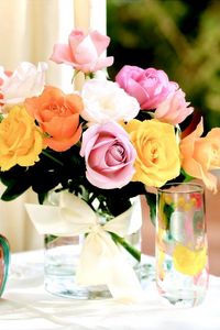 Preview wallpaper roses, bouquet, bow, table, glasses