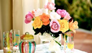 Preview wallpaper roses, bouquet, bow, table, glasses