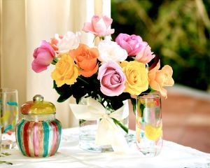 Preview wallpaper roses, bouquet, bow, table, glasses