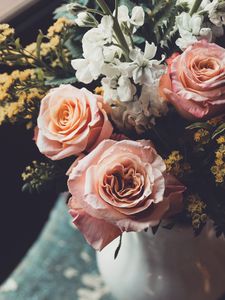 Preview wallpaper roses, bouquet, buds, flowers, blur