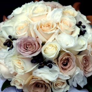 Preview wallpaper roses, bouquet, decoration, beautiful