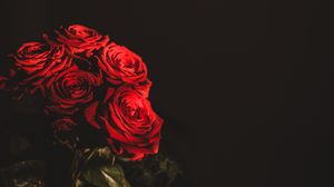 Preview wallpaper roses, bouquet, flowers, dark, red