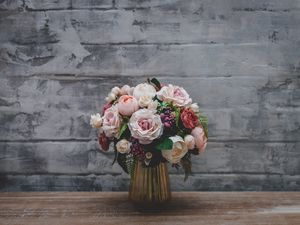 Preview wallpaper roses, bouquet, flowers, vase