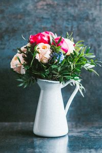 Preview wallpaper roses, bouquet, flowers, vase, surface