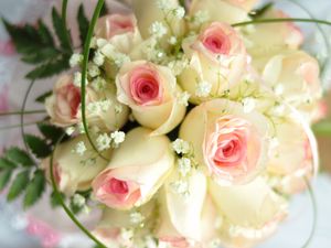 Preview wallpaper roses, bouquet, flowers, grass, tender