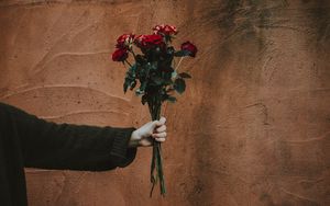 Preview wallpaper roses, bouquet, hand, wall
