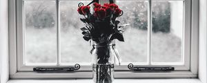 Preview wallpaper roses, bouquet, vase, window