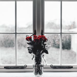 Preview wallpaper roses, bouquet, vase, window