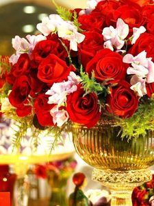 Preview wallpaper roses, bouquet, vase, decoration