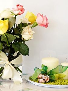 Preview wallpaper roses, bouquet, vase, candle, composition