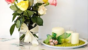 Preview wallpaper roses, bouquet, vase, candle, composition