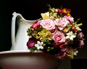 Preview wallpaper roses, calla, bouquet, flowers, pots