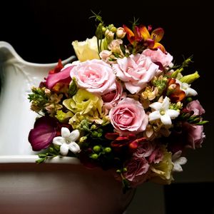 Preview wallpaper roses, calla, bouquet, flowers, pots