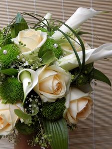 Preview wallpaper roses, calla lilies, chrysanthemums, leaves, flower, bead