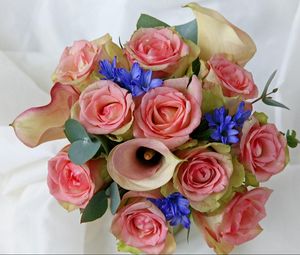 Preview wallpaper roses, calla lilies, flowers, bouquet, combination, beautifully