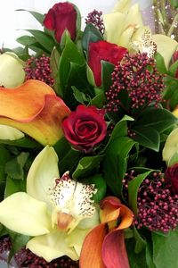 Preview wallpaper roses, calla lilies, orchids, flowers, bouquet, ofromlenie, greens