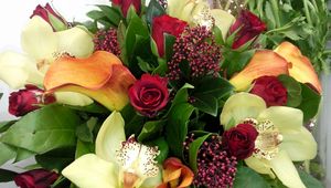 Preview wallpaper roses, calla lilies, orchids, flowers, bouquet, ofromlenie, greens