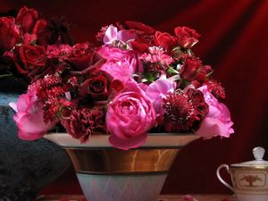 Preview wallpaper roses, carnations, flowers, bouquet, vase, petals, table