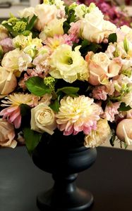 Preview wallpaper roses, chrysanthemums, flowers, bouquet, vase, table