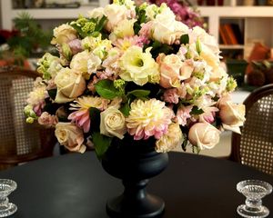 Preview wallpaper roses, chrysanthemums, flowers, bouquet, vase, table