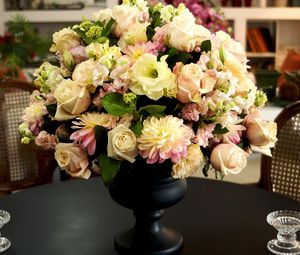 Preview wallpaper roses, chrysanthemums, flowers, bouquet, vase, table