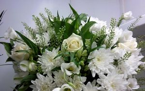 Preview wallpaper roses, chrysanthemums, white, flowers, bouquet