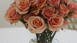 Preview wallpaper roses, flowers, bouquet, vase, candy