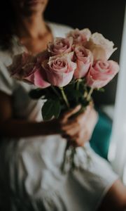 Preview wallpaper roses, flowers, bouquet, girl, blur