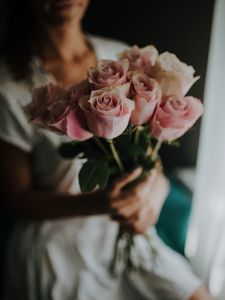 Preview wallpaper roses, flowers, bouquet, girl, blur