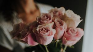 Preview wallpaper roses, flowers, bouquet, girl, blur
