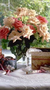 Preview wallpaper roses, flowers, bouquet, vase, box, boxes, napkin, rarity, antiquity